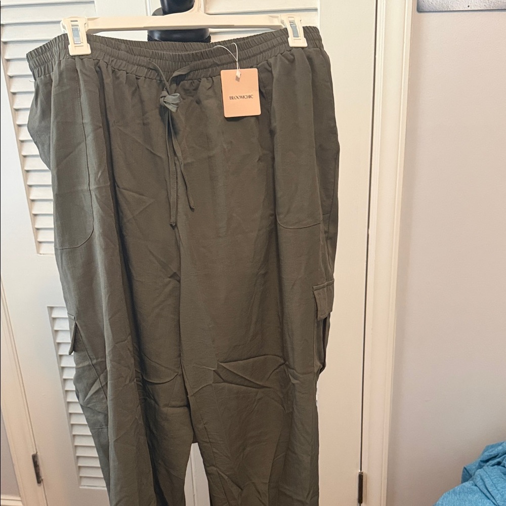 BloomChic Women’s Olive Green Cargo Drawstring Pants